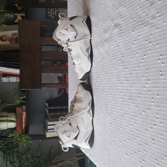 Boys Size 7 Jordan VII True Flight - Picture 3 of 8